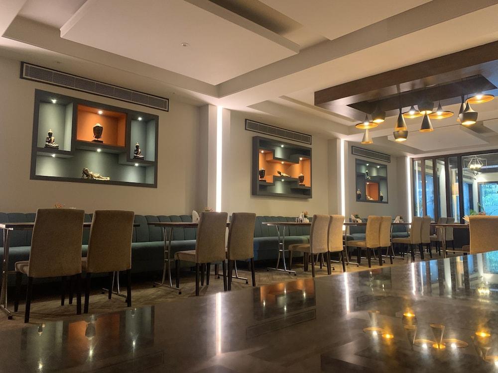 Royale Sarovar Portico Agra Agra  Eksteriør billede