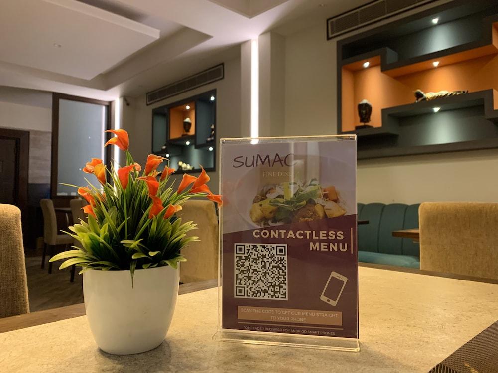 Royale Sarovar Portico Agra Agra  Eksteriør billede