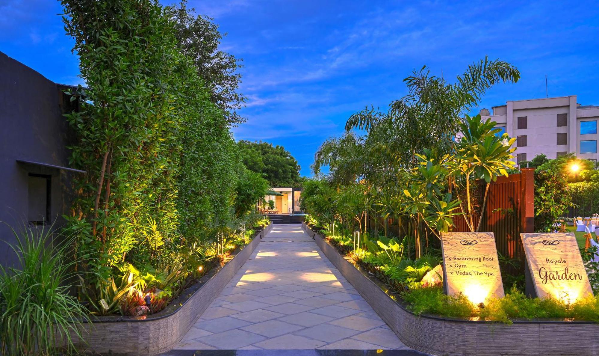 Royale Sarovar Portico Agra Agra  Eksteriør billede