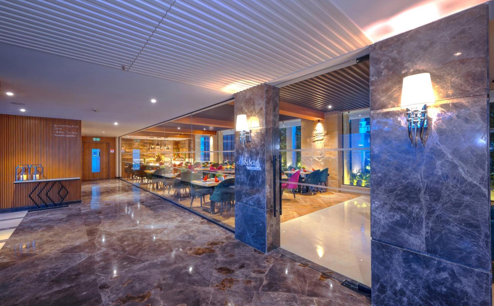 Royale Sarovar Portico Agra Agra  Eksteriør billede