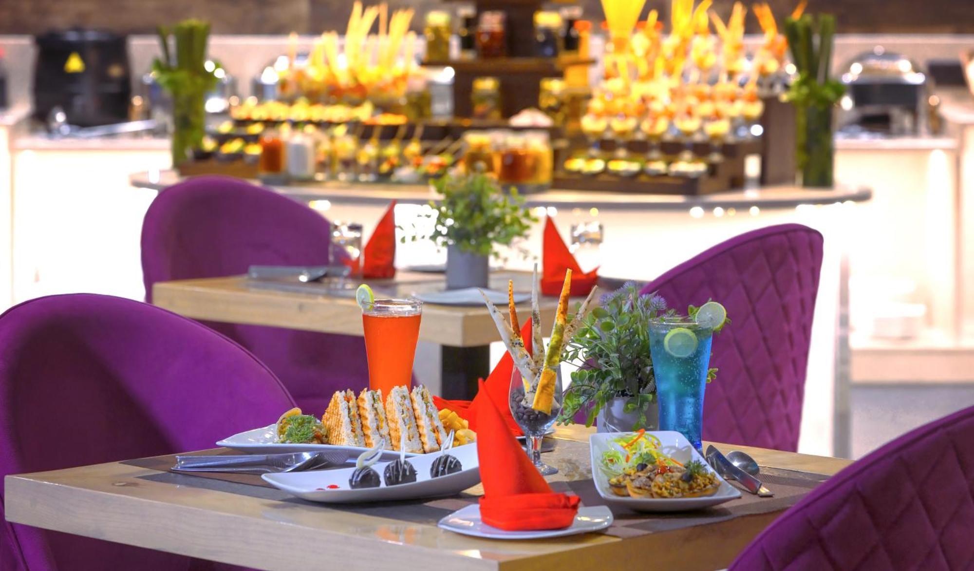 Royale Sarovar Portico Agra Agra  Eksteriør billede