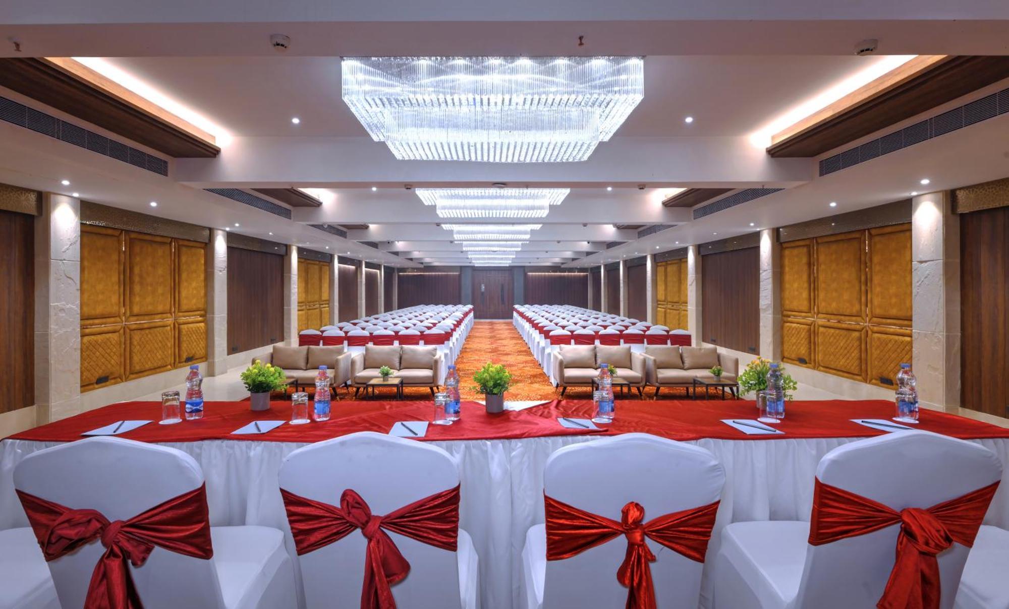 Royale Sarovar Portico Agra Agra  Eksteriør billede