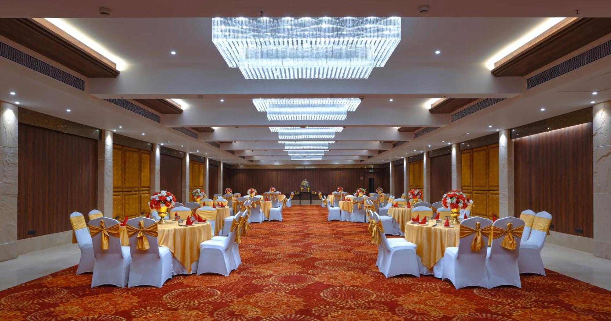 Royale Sarovar Portico Agra Agra  Eksteriør billede