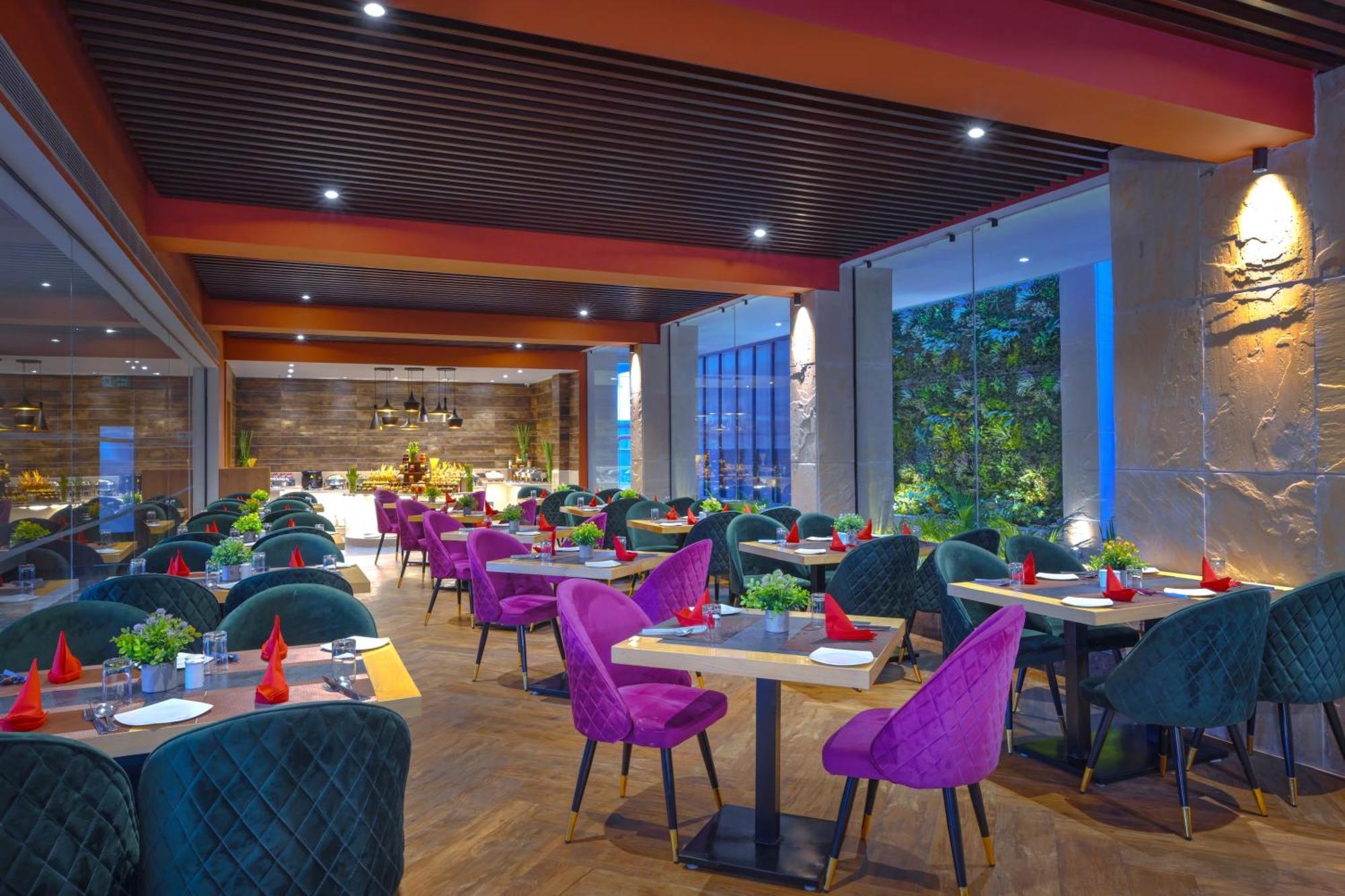Royale Sarovar Portico Agra Agra  Eksteriør billede