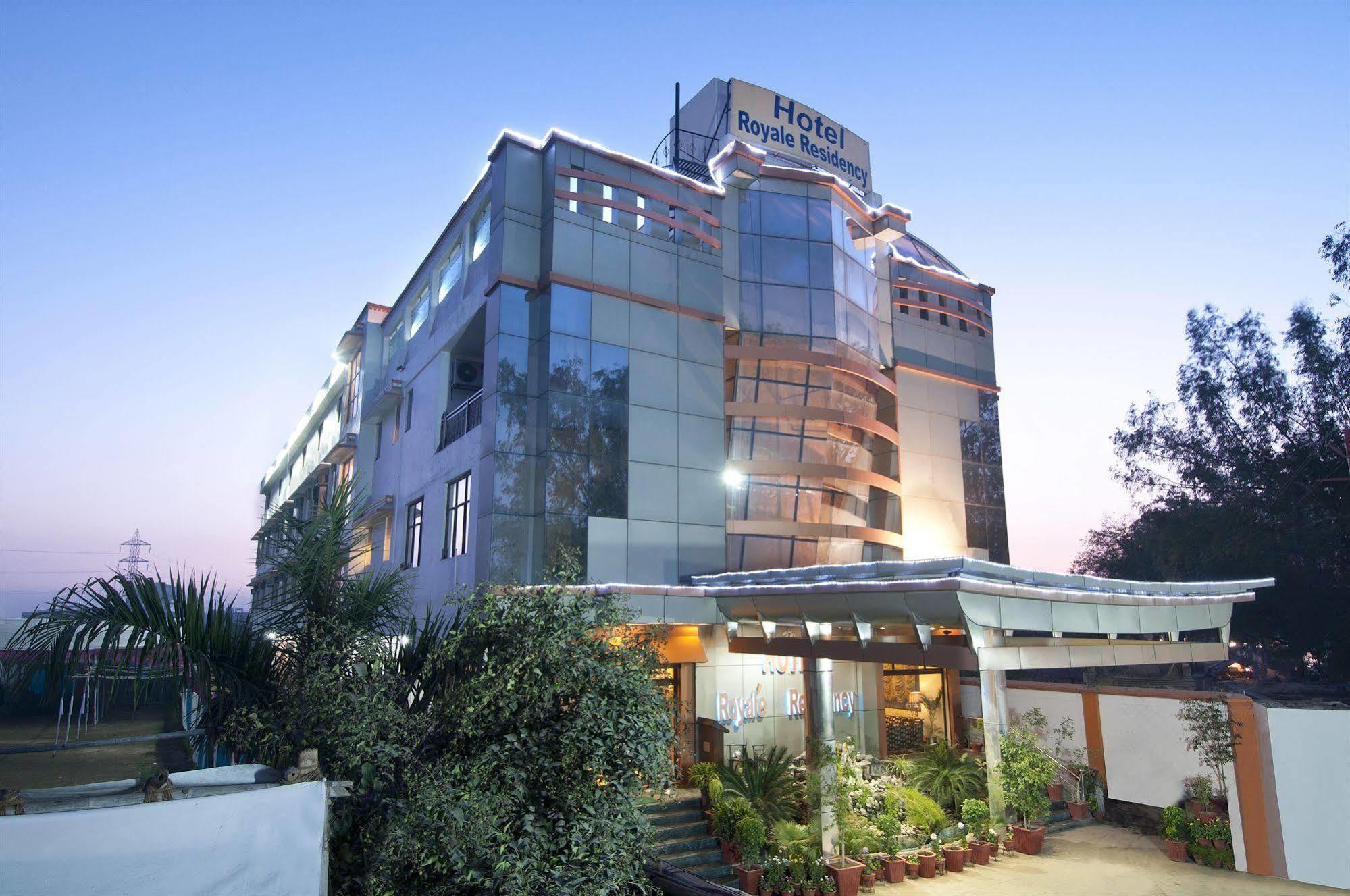 Royale Sarovar Portico Agra Agra  Eksteriør billede